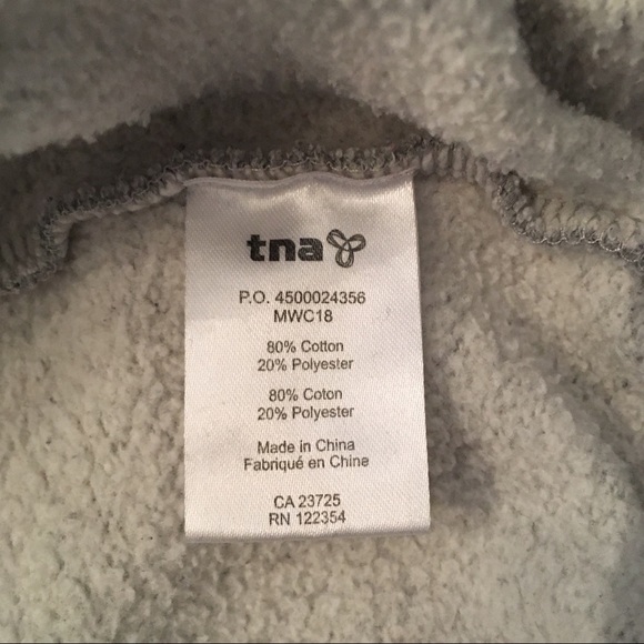Aritzia TNA comfy hoodie - Picture 7 of 10
